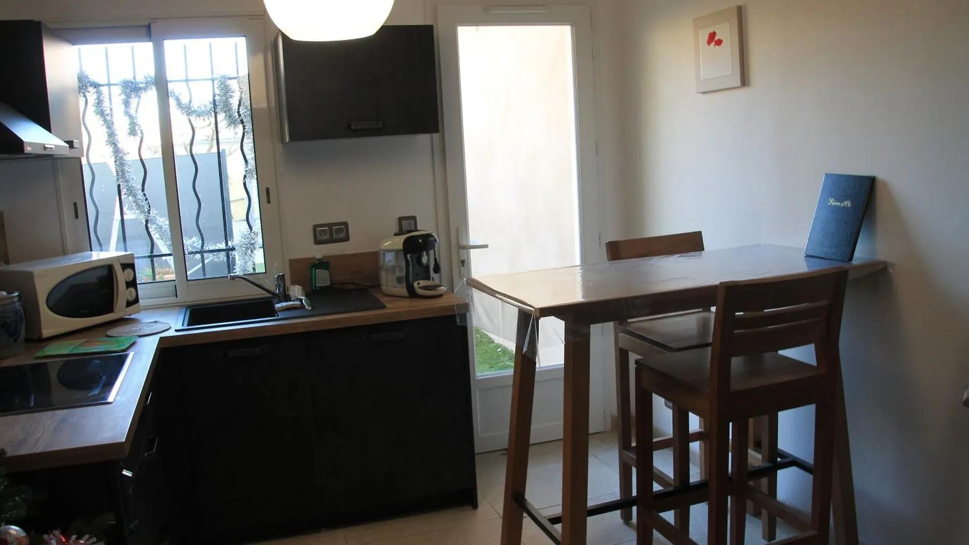 Logement Entier Dans Maison Pour 4 Villeneuve-les-Avignon Guest house